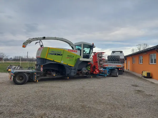 Tractor transport