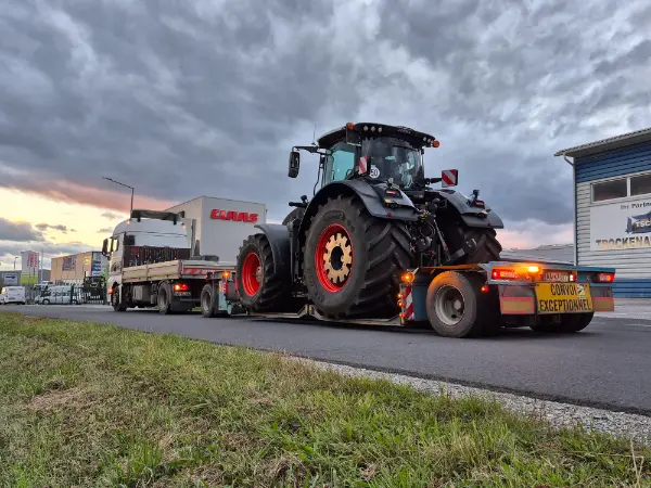 Tractor transport