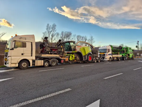 Tractor transport