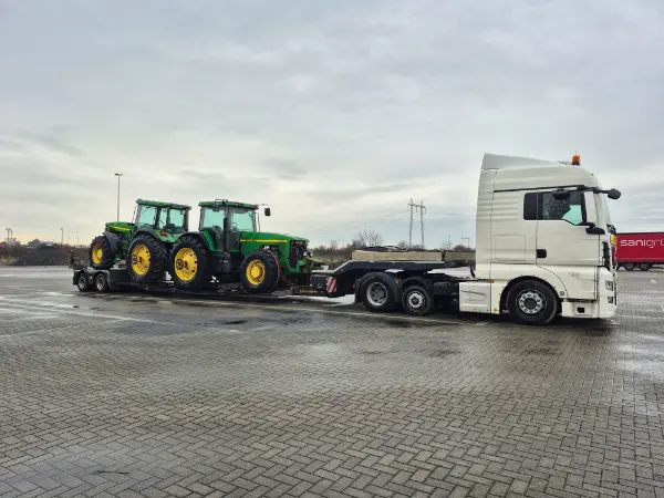 Tractor transport