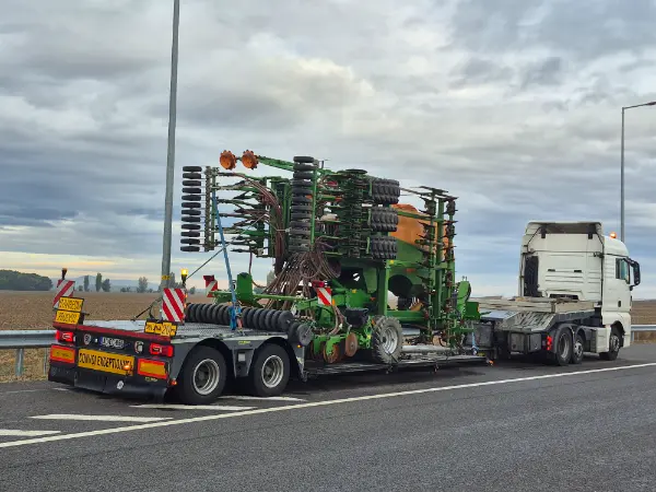 Machinery transport